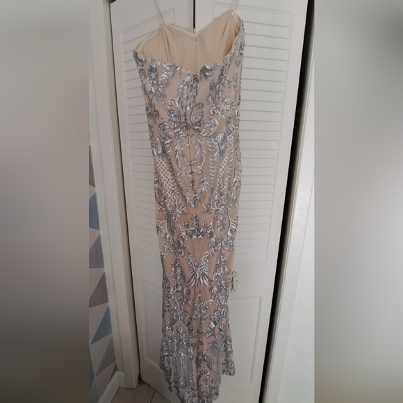 NWT - Bariano - Long Sequined Sweetheart Beige & Silver Dress - Boning in bodice - Picture 2 of 8